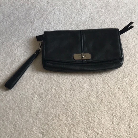 black wristlet clutch